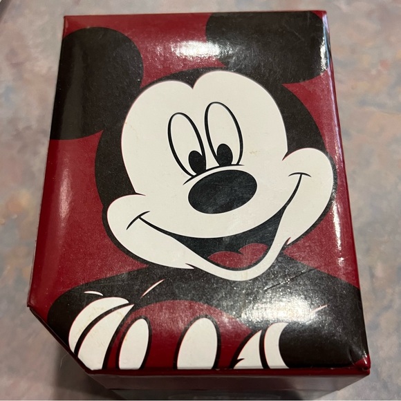 Mickey Mouse Watch - Picture 2 of 4